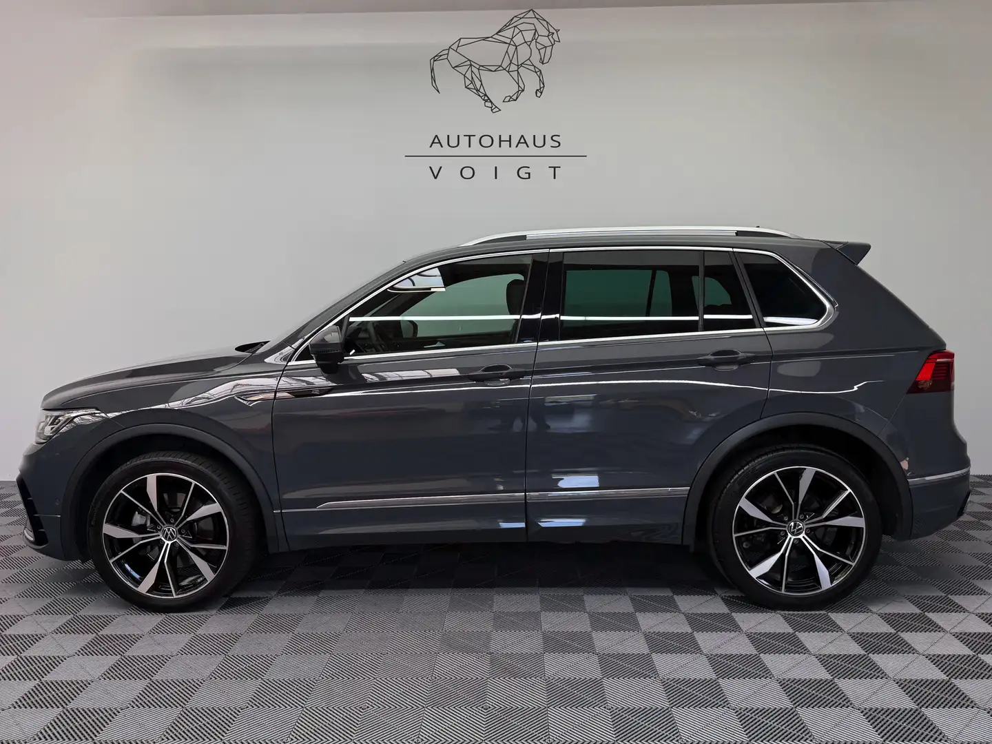 Volkswagen Tiguan R-Line 4Motion|AHK|Matrix|IQ-Light|Kamera| Grau - 1