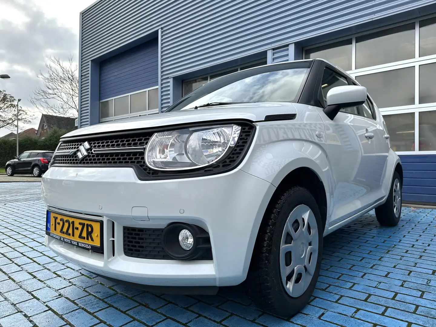 Suzuki Ignis 1.2 Comfort PDC V+A HOGE INSTAP AIRCO PDC BOVAG Wit - 1