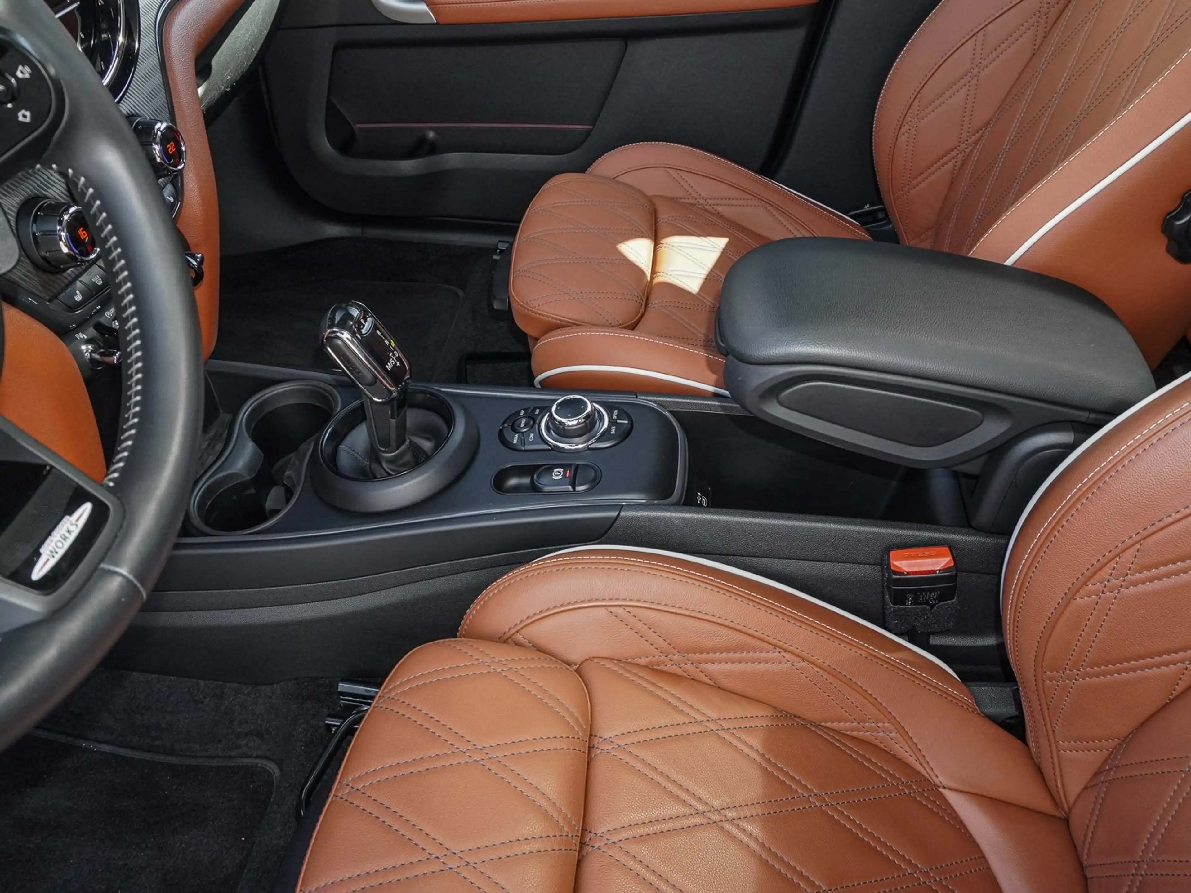 MINI John Cooper Works Countryman John Cooper Works AL HUD PANO ACC RFK NAVI LED — photo 15