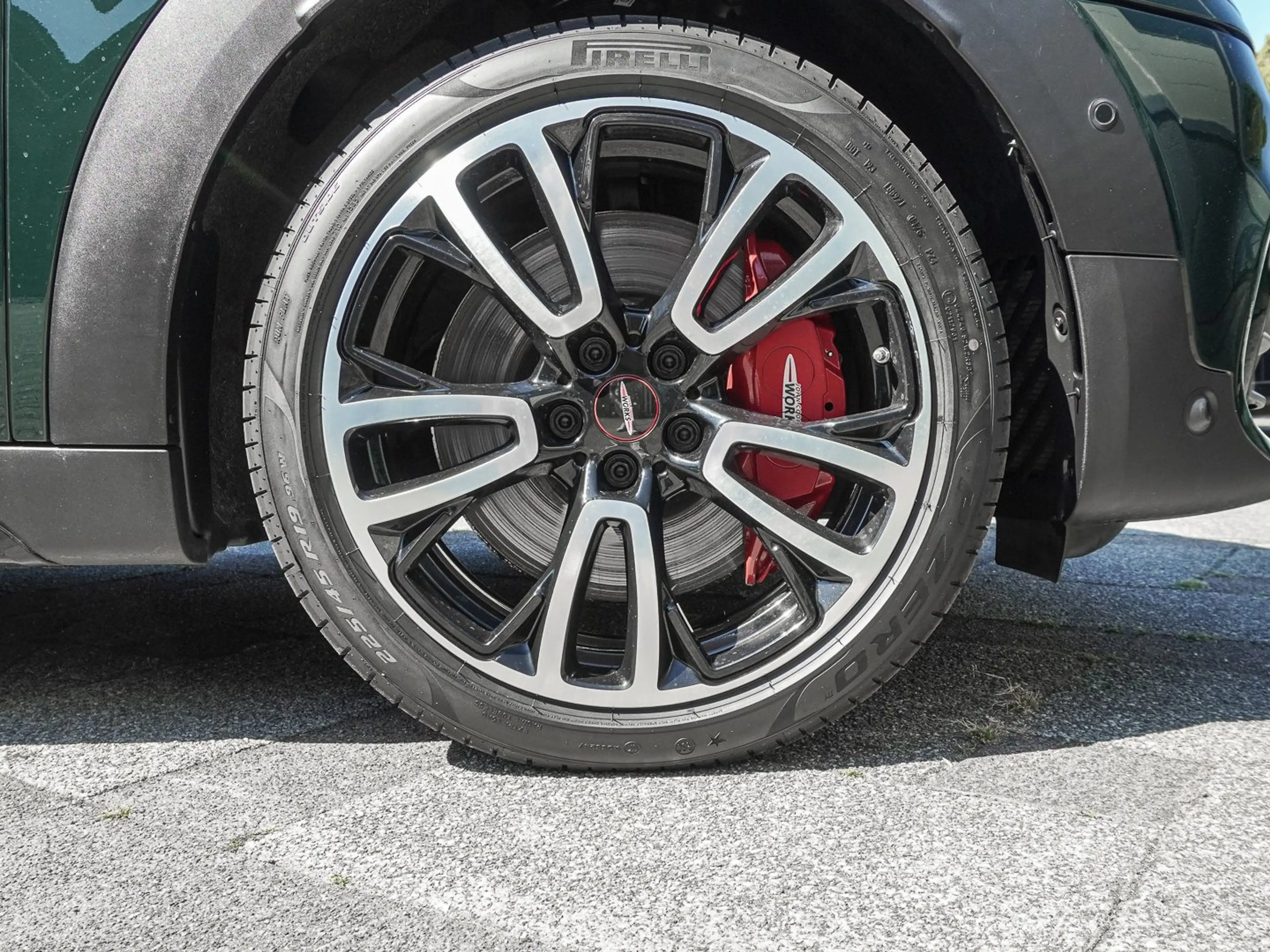 MINI John Cooper Works Countryman John Cooper Works AL HUD PANO ACC RFK NAVI LED — photo 5