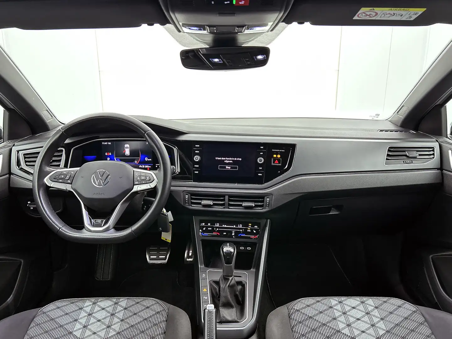Volkswagen Taigo 1.5 TSI R-Line | CARPLAY! | Add cruise | Lane ass Grijs - 2