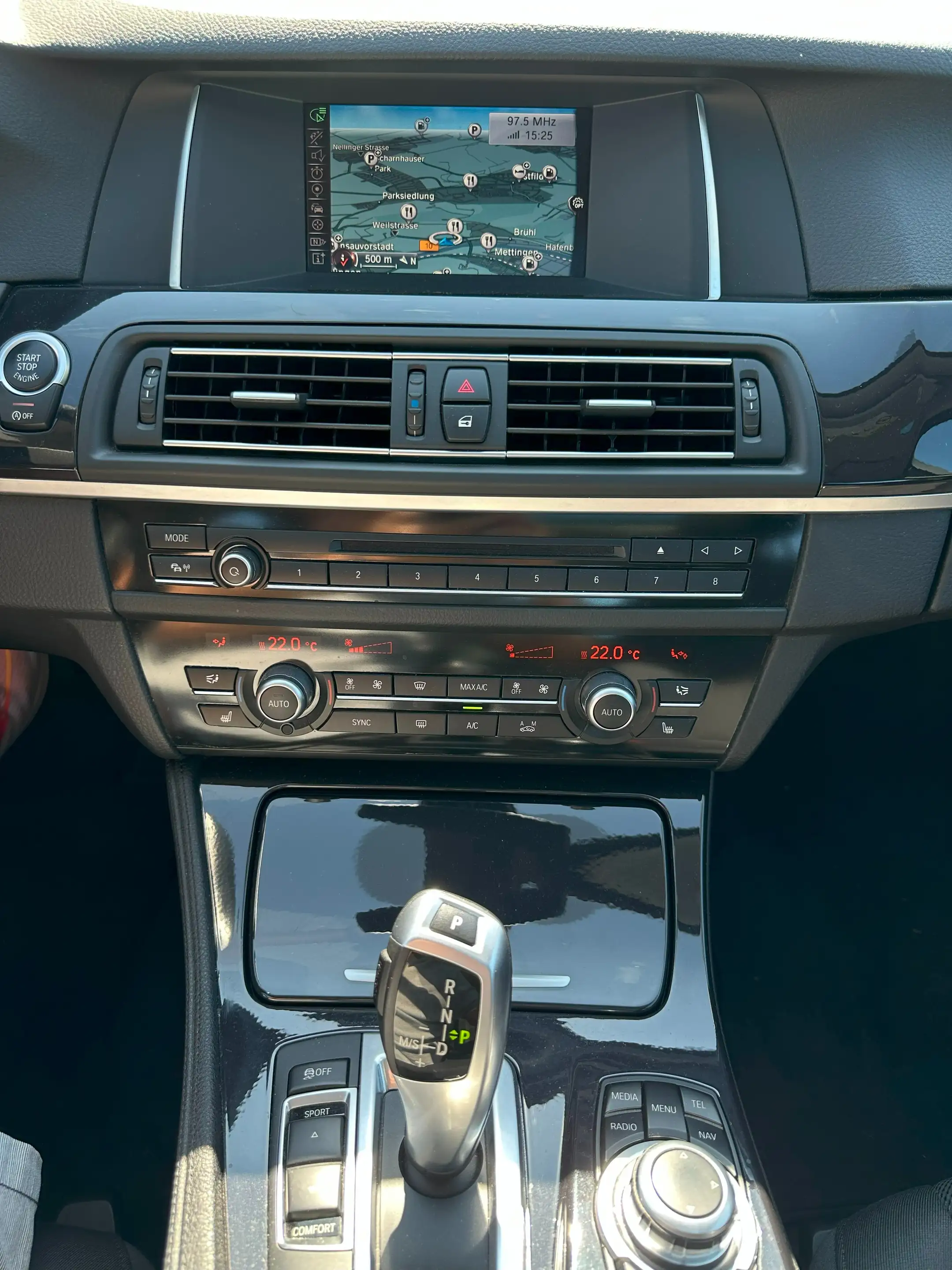 BMW 525 525d xDrive Head-Up Abstandtempom. Pano. — photo 10