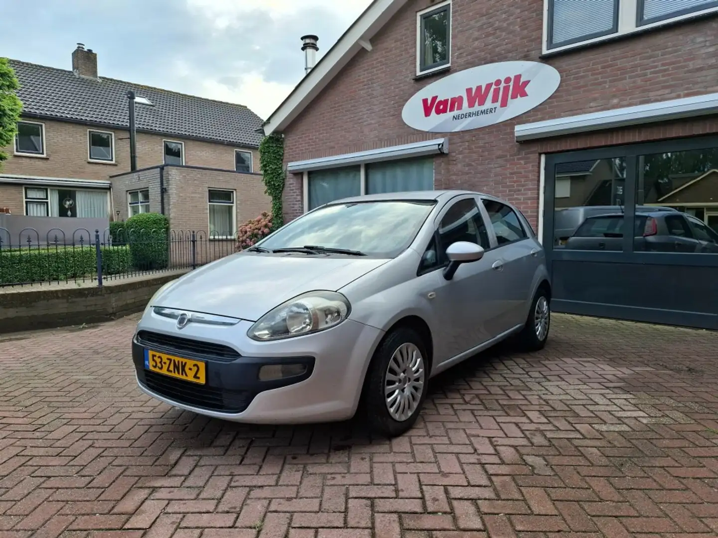 Fiat Punto punto evo 1.2 Gris - 2