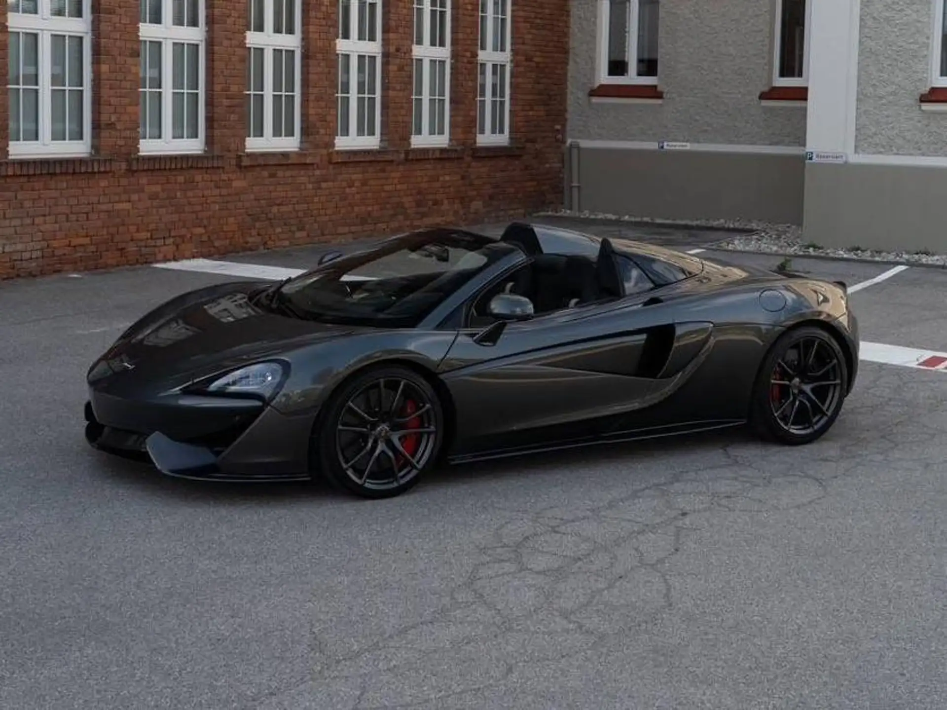 맥라렌 570S 570 Sport Spider 2018 블랙 사진 2