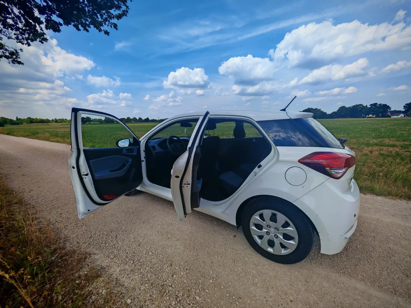 Hyundai i20 1.2 GO Weiß - 2