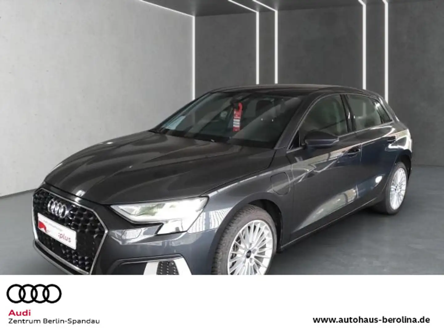 Audi A3 40 TFSI e Adv. S tronic *R-CAM*PDC* Grau - 1