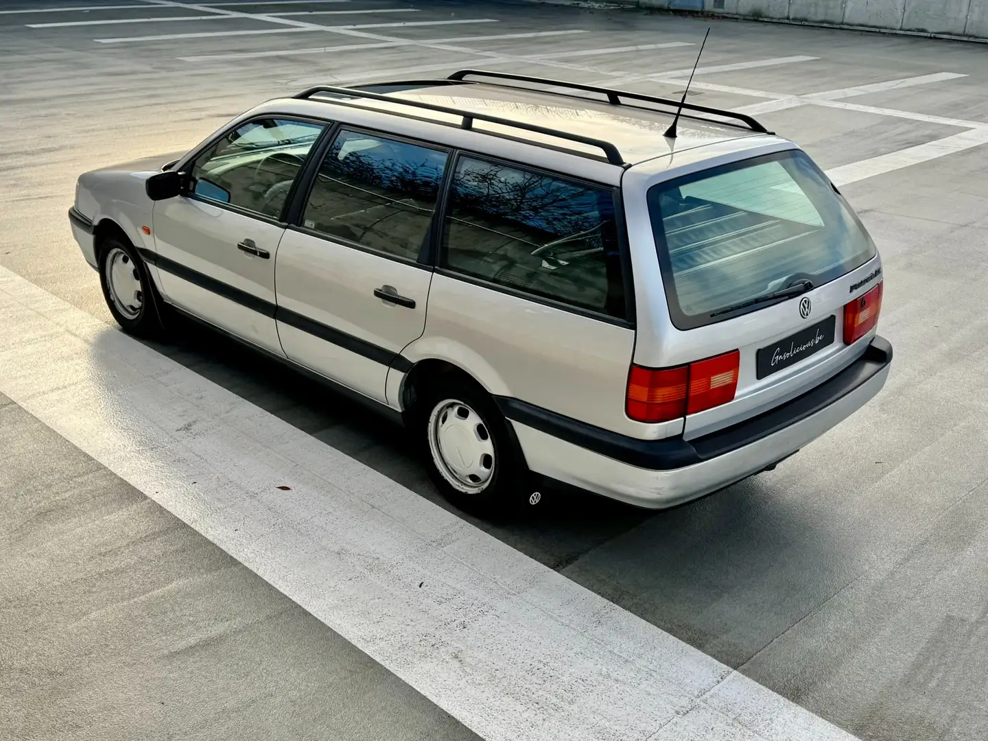 Volkswagen Passat 1.8i CL Break - Oldtimer Plateado - 2