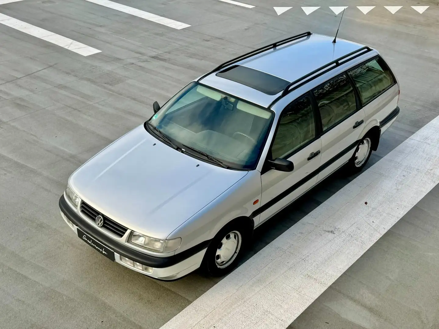 Volkswagen Passat 1.8i CL Break - Oldtimer Plateado - 1