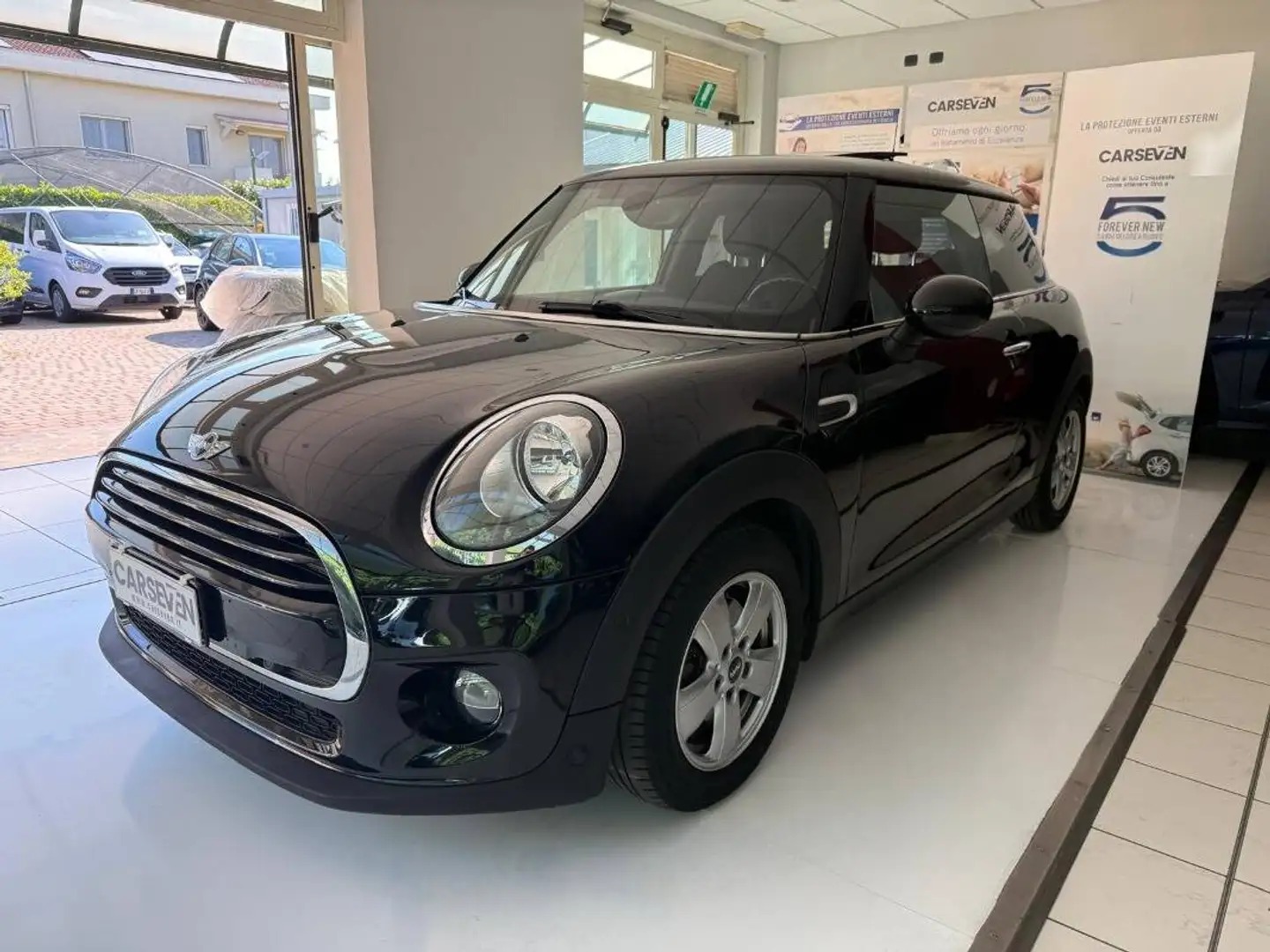 MINI Cooper D 1.5 Cooper D Hype auto Zwart - 1