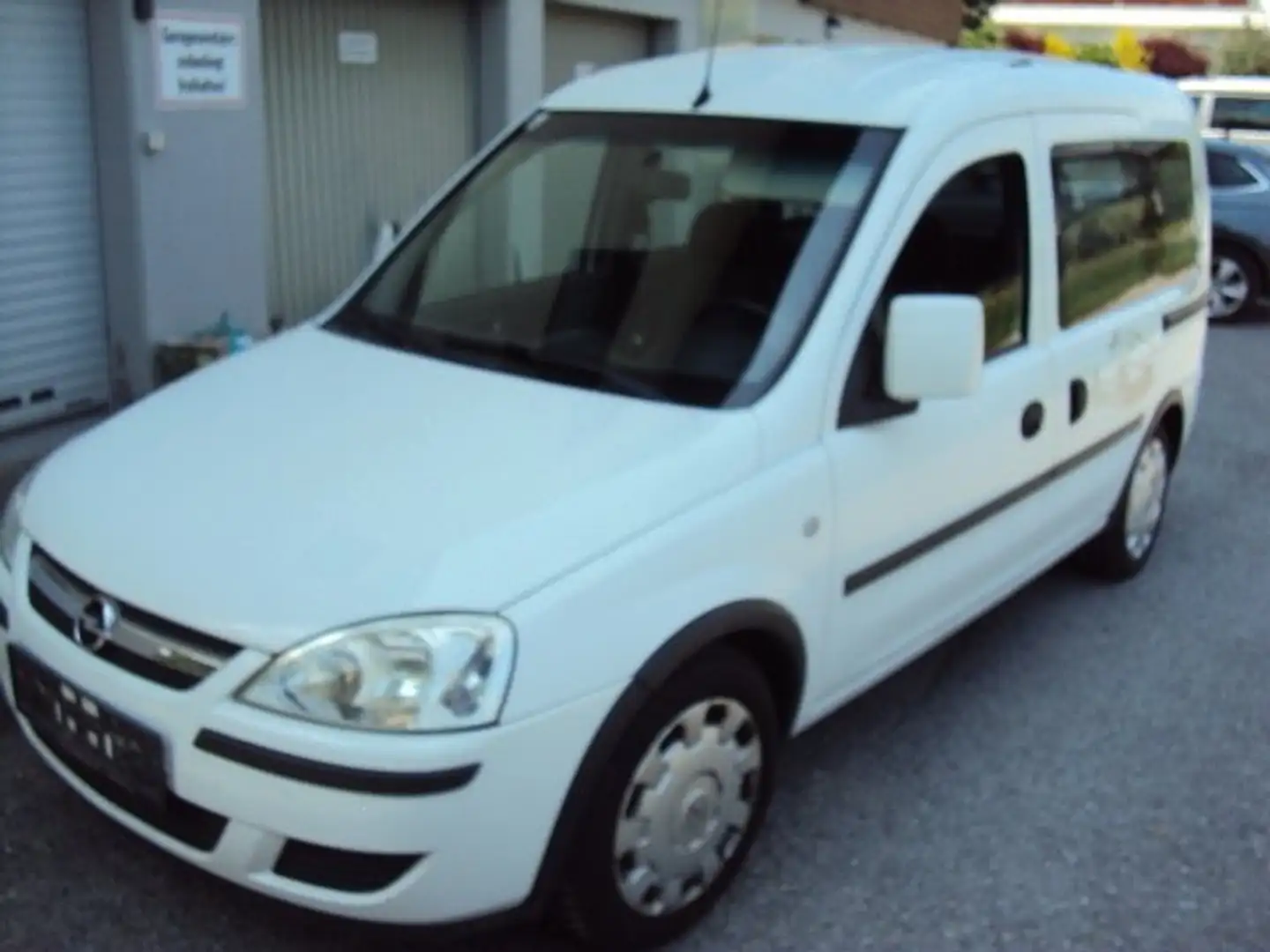 Opel Combo Combo Combi 1,4 TWINPORT Combi Weiß - 2