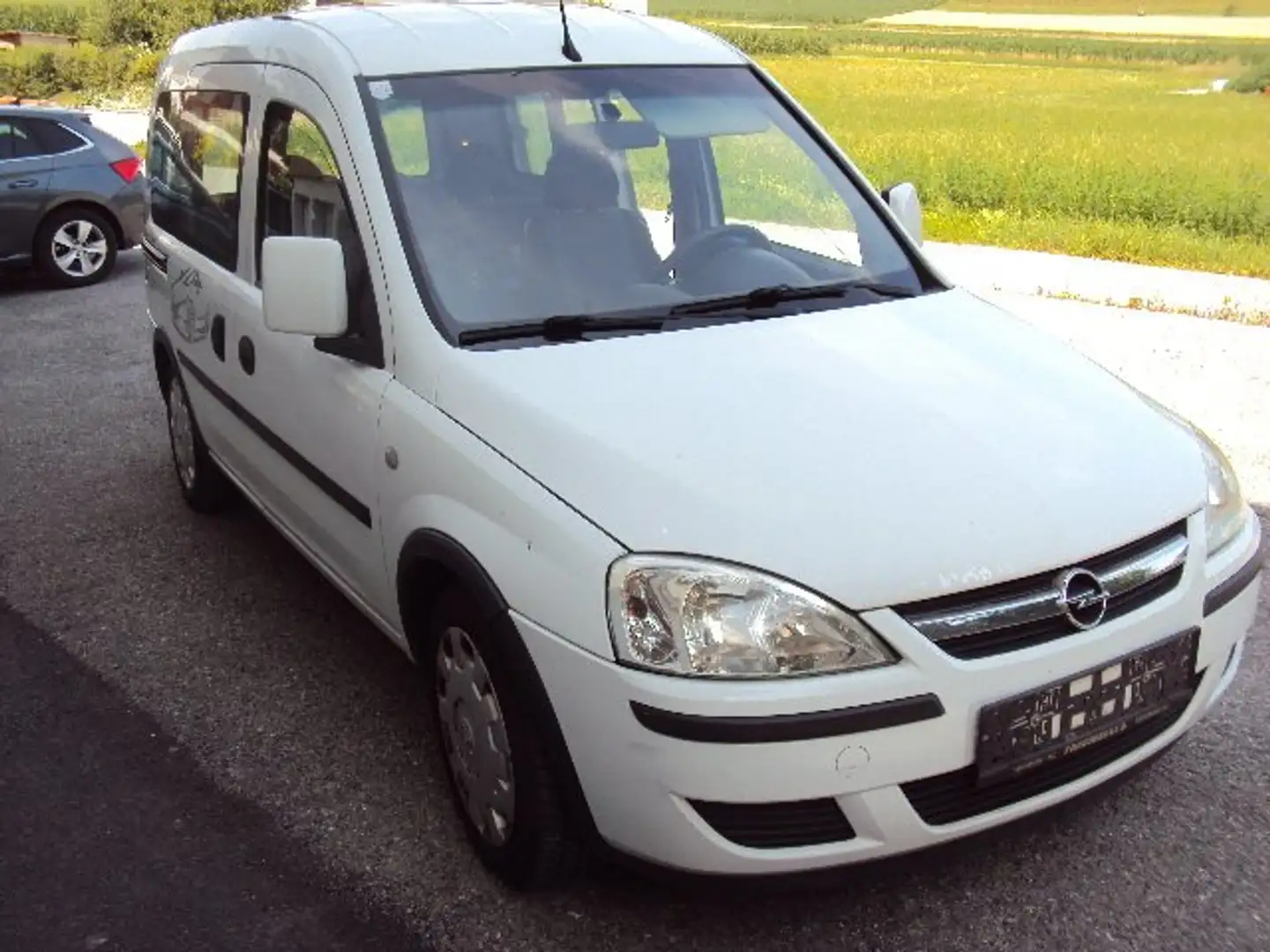Opel Combo Combo Combi 1,4 TWINPORT Combi Weiß - 1