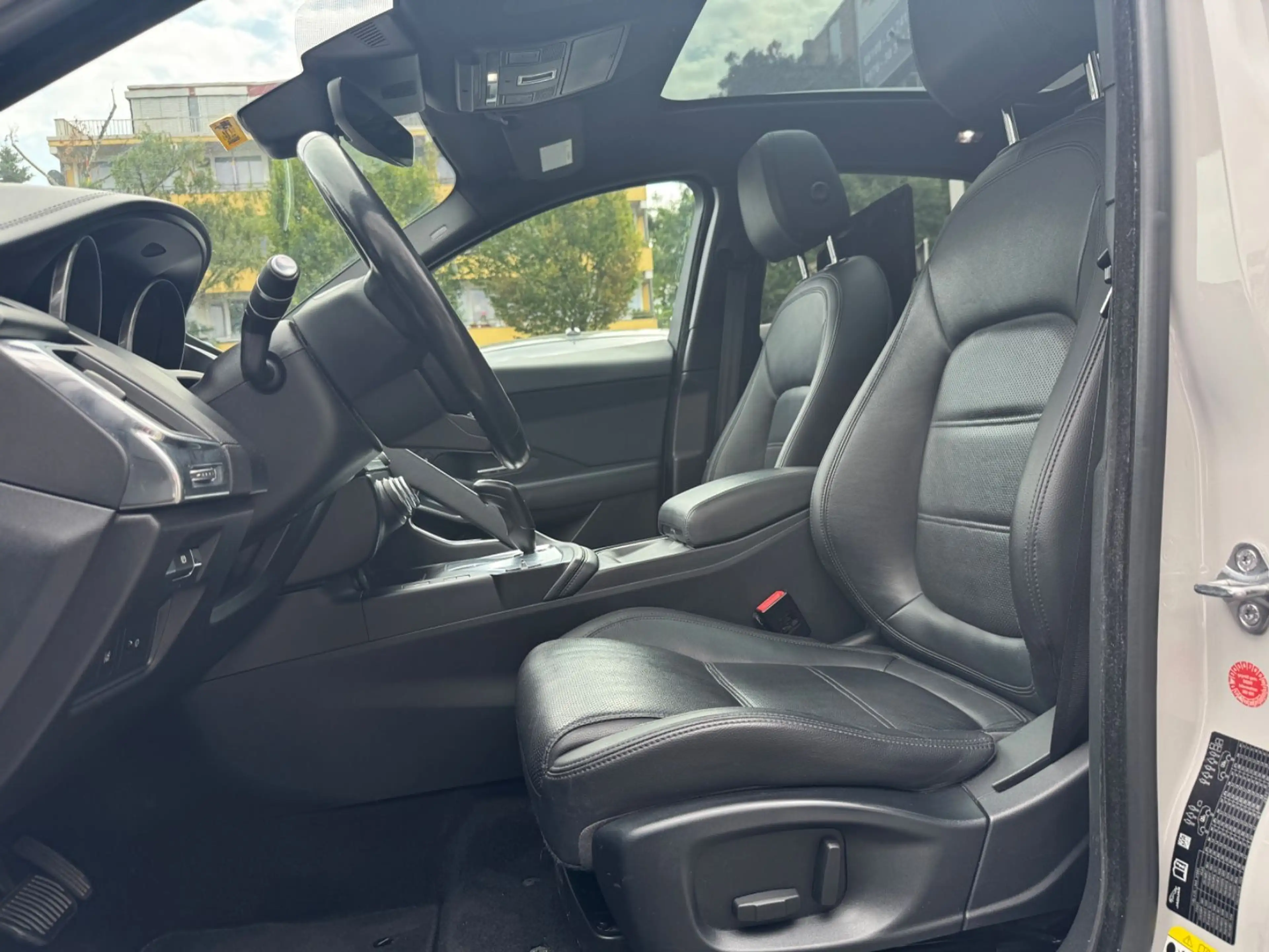 Jaguar E-Pace S #Aut.#*HeadUp*Navi*Leder*LED*Panorama* — photo 11
