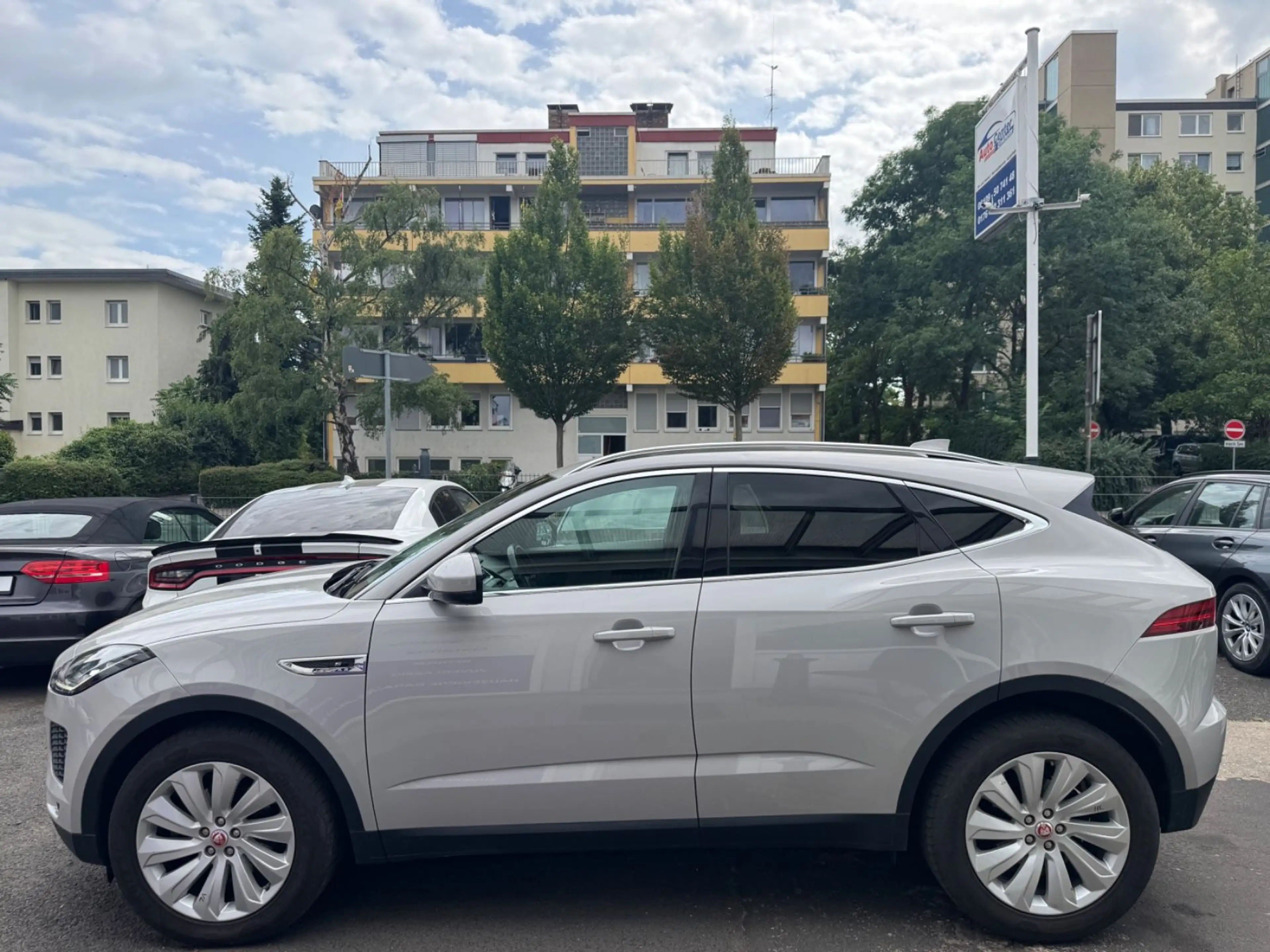 Jaguar E-Pace S #Aut.#*HeadUp*Navi*Leder*LED*Panorama* — photo 8