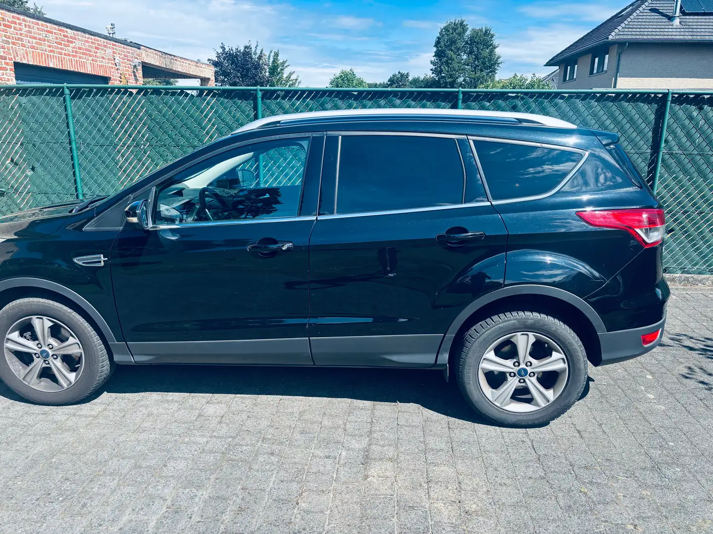 Ford Kuga Kuga 2.0 TDCi 2x4 Titanium Noir - 2