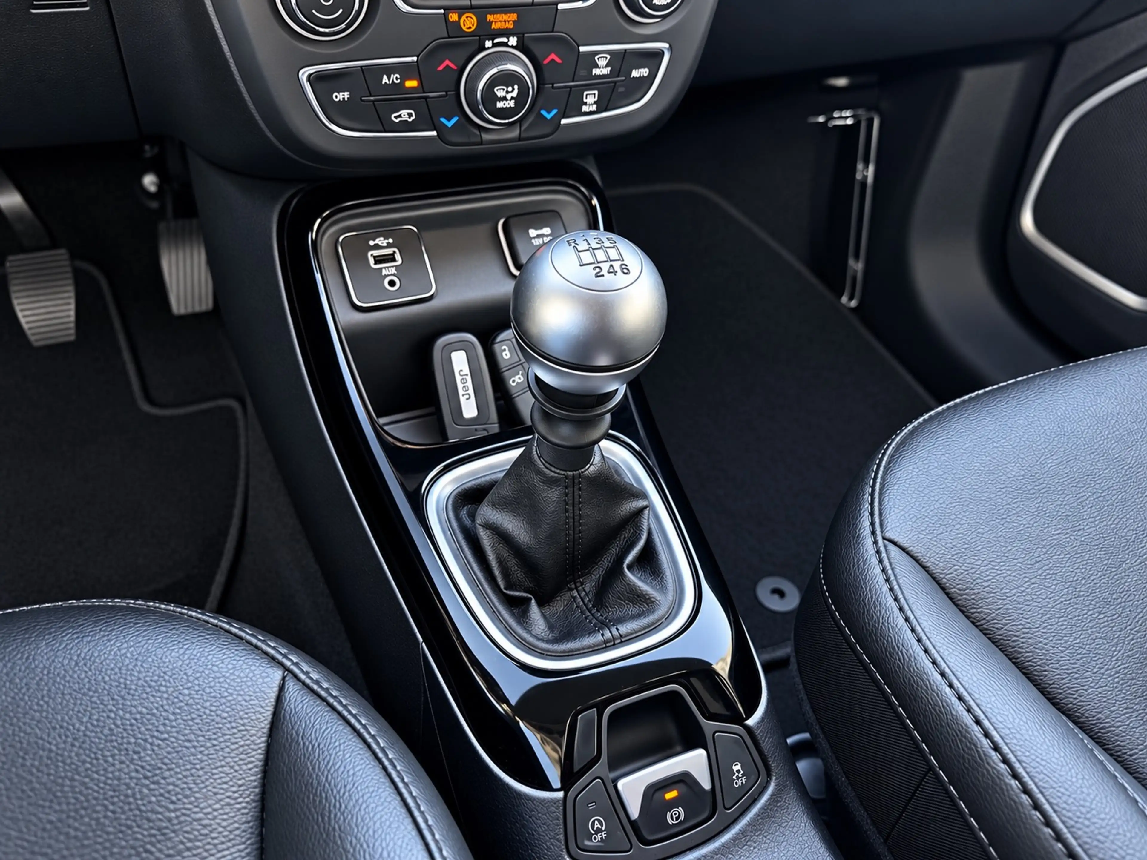 Jeep Compass Compass 1.6 MJD 4x2 Blackstar — photo 11