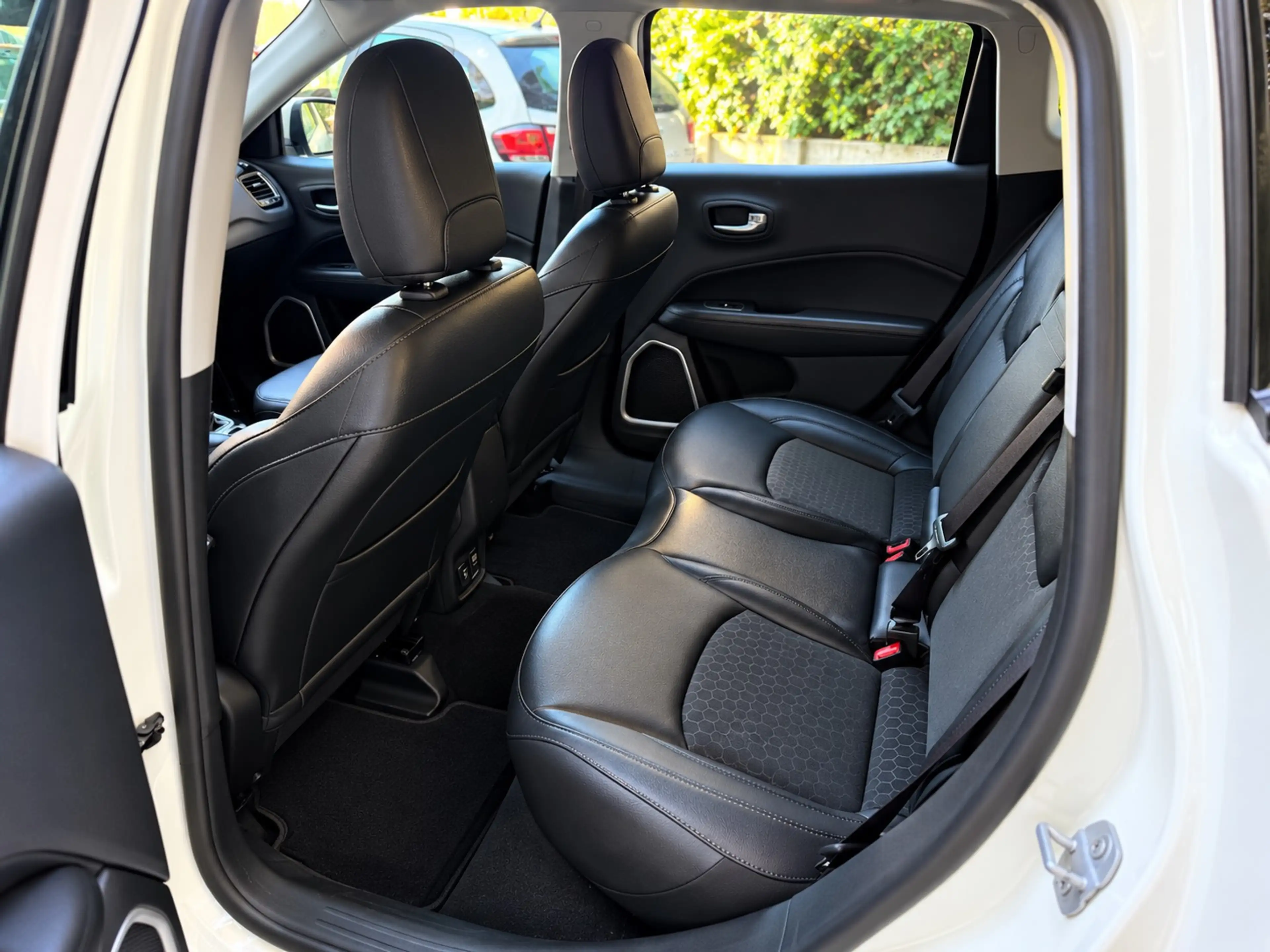 Jeep Compass Compass 1.6 MJD 4x2 Blackstar — photo 15
