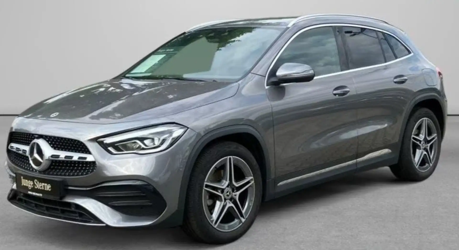 Mercedes-Benz GLA 200 GLA 200 AMG AUTO - LED - CARPLAY - PDC - NAVI Grijs - 1