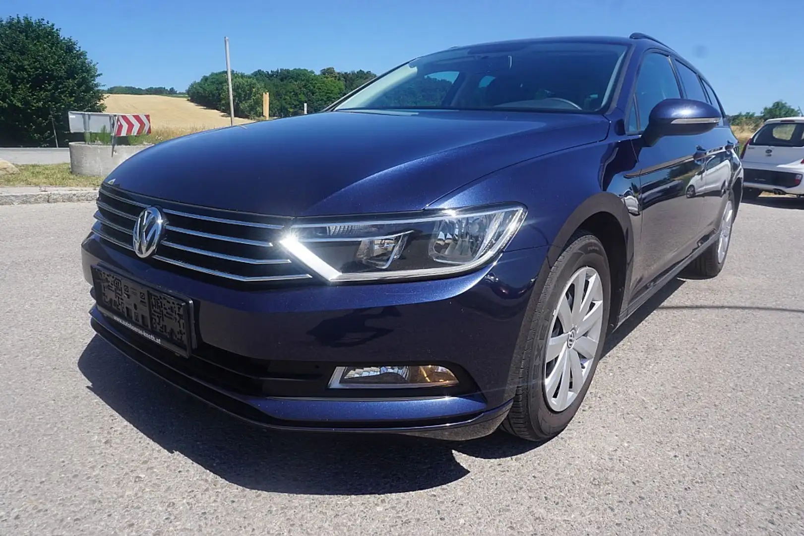 Volkswagen Passat Variant Trendline 1,6 TDI Blau - 2