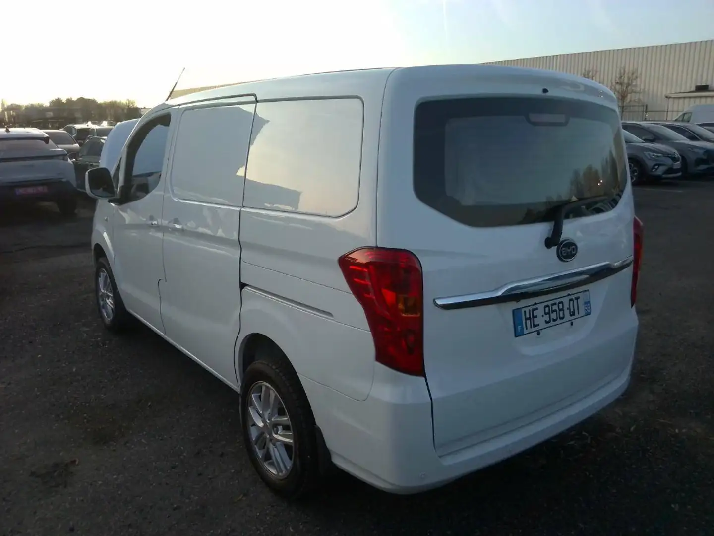 BYD ETP3 furgon Weiß - 2