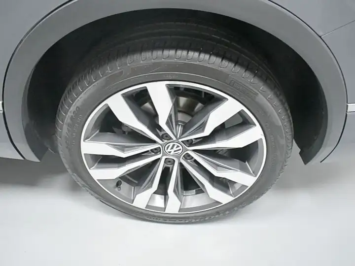 Volkswagen Tiguan Allspace 2021, foto 6