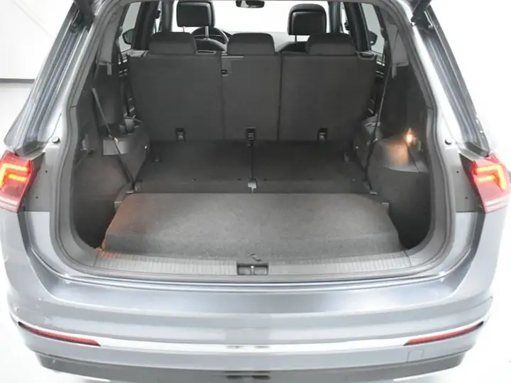 Volkswagen Tiguan Allspace 2021, foto 31