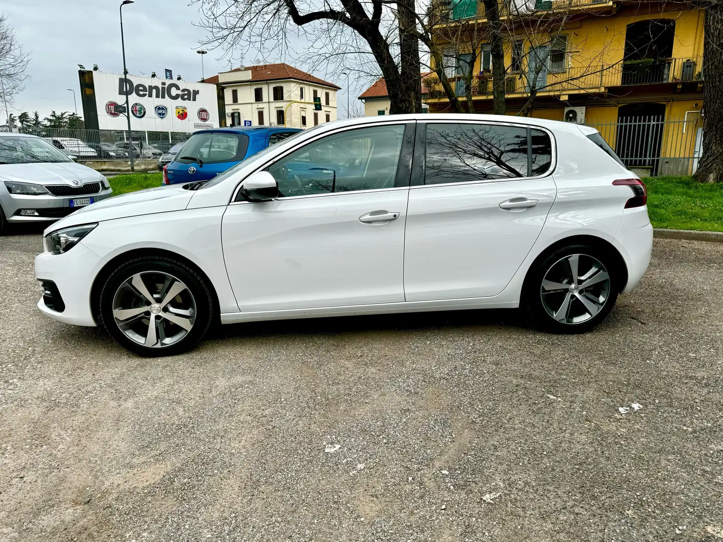 Peugeot 308 5p 1.2 puretech t Allure s&s 130cv Bianco - 1