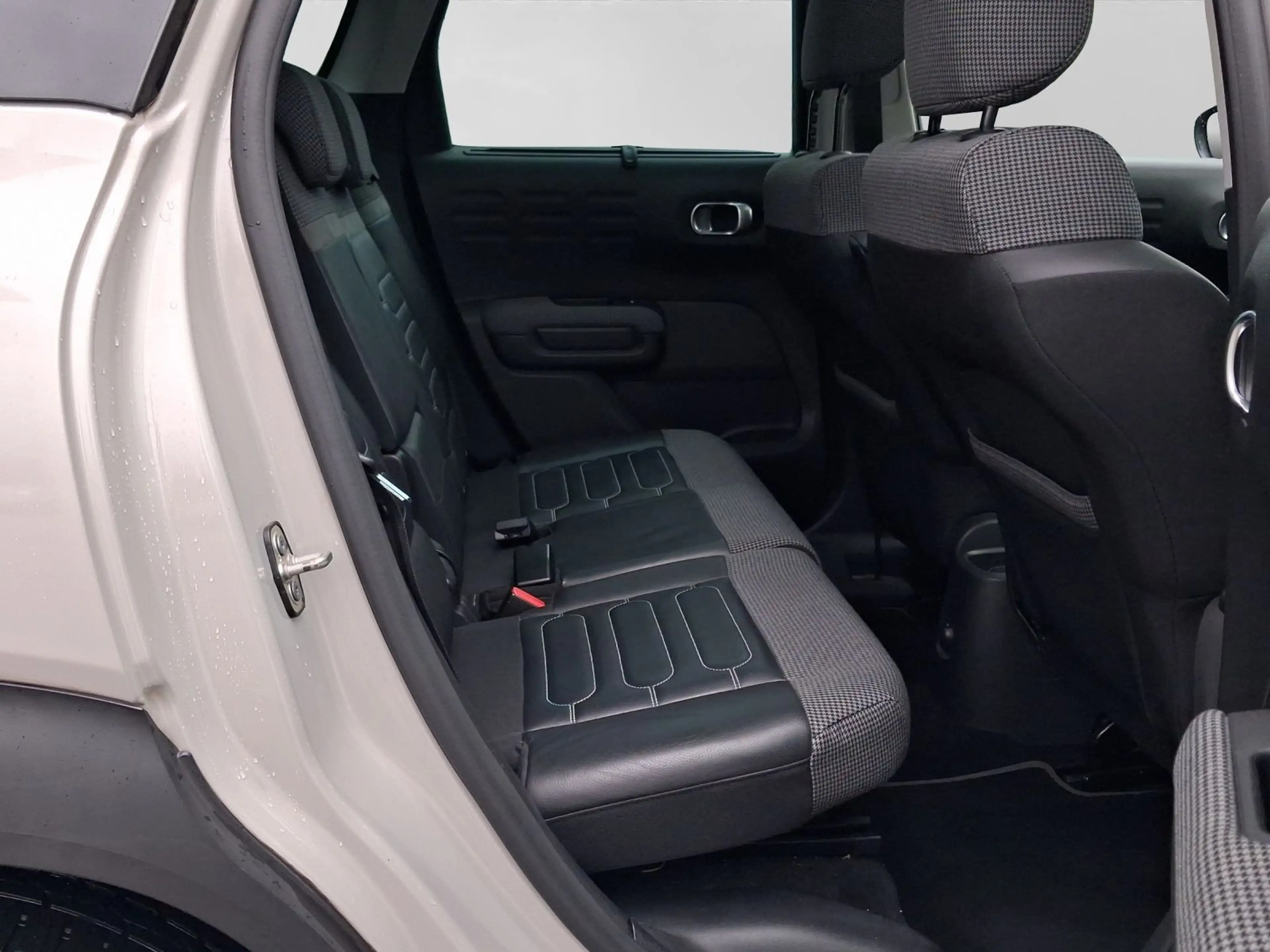 Citroen C3 Aircross 1.2 PureTech130 SHINE LM17 SHD SHZG — photo 6