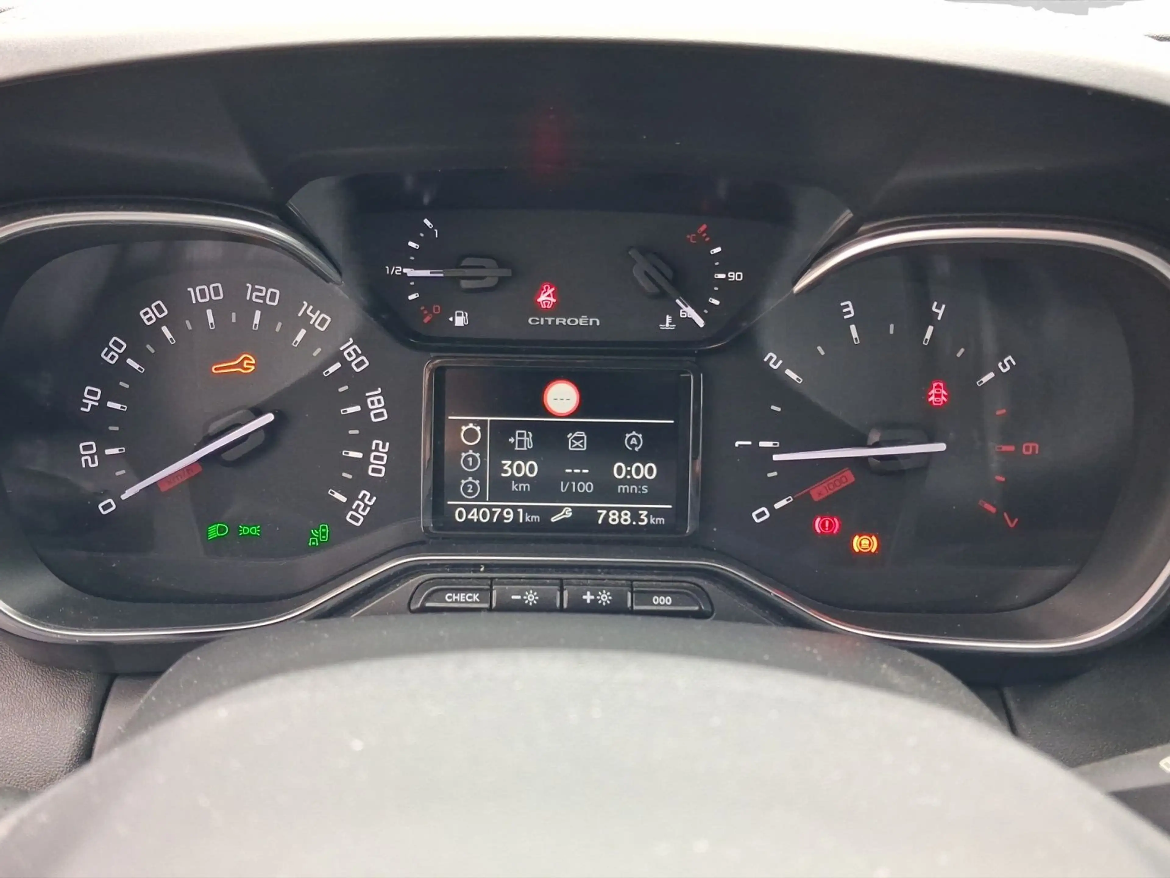 Citroen C3 Aircross 1.2 PureTech130 SHINE LM17 SHD SHZG — photo 10