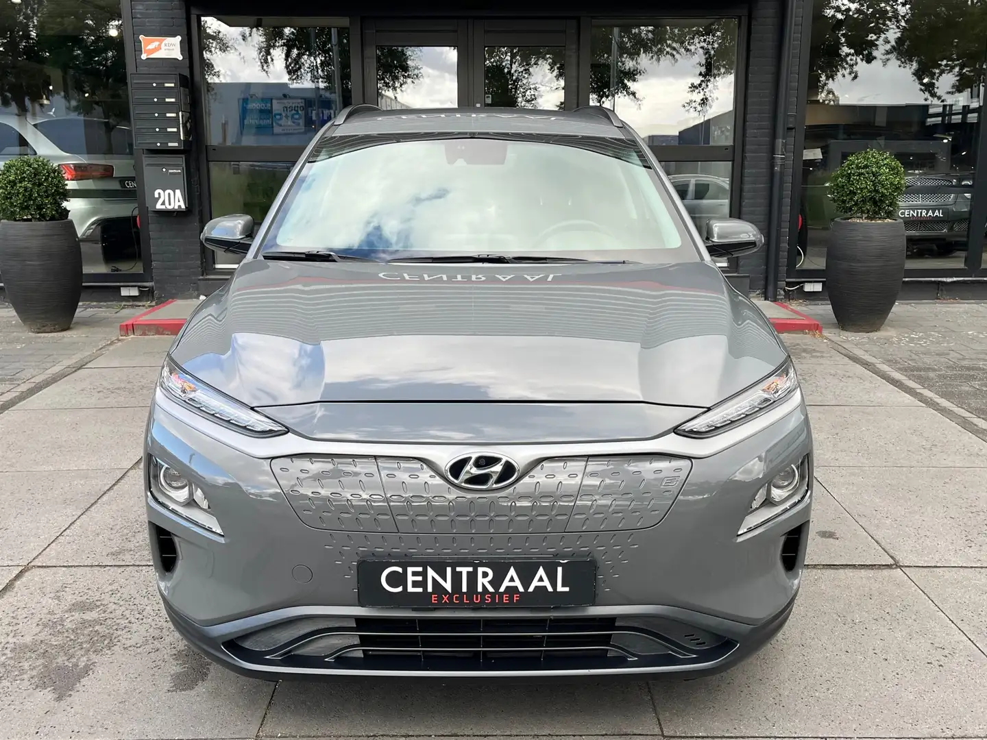 Hyundai KONA EV Comfort 39 kWh|SOH 93%|Carplay|Camera|Keyless|C Gris - 2