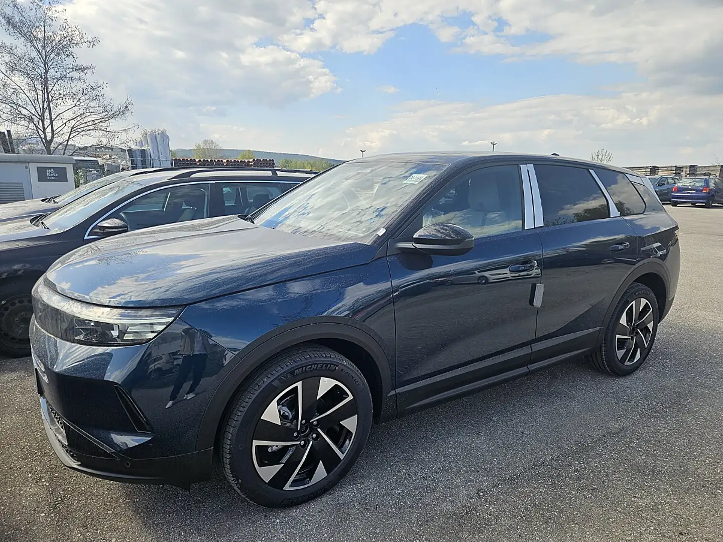 Opel Grandland 1.2 MHEV GS Automatik Hybrid Blau - 1