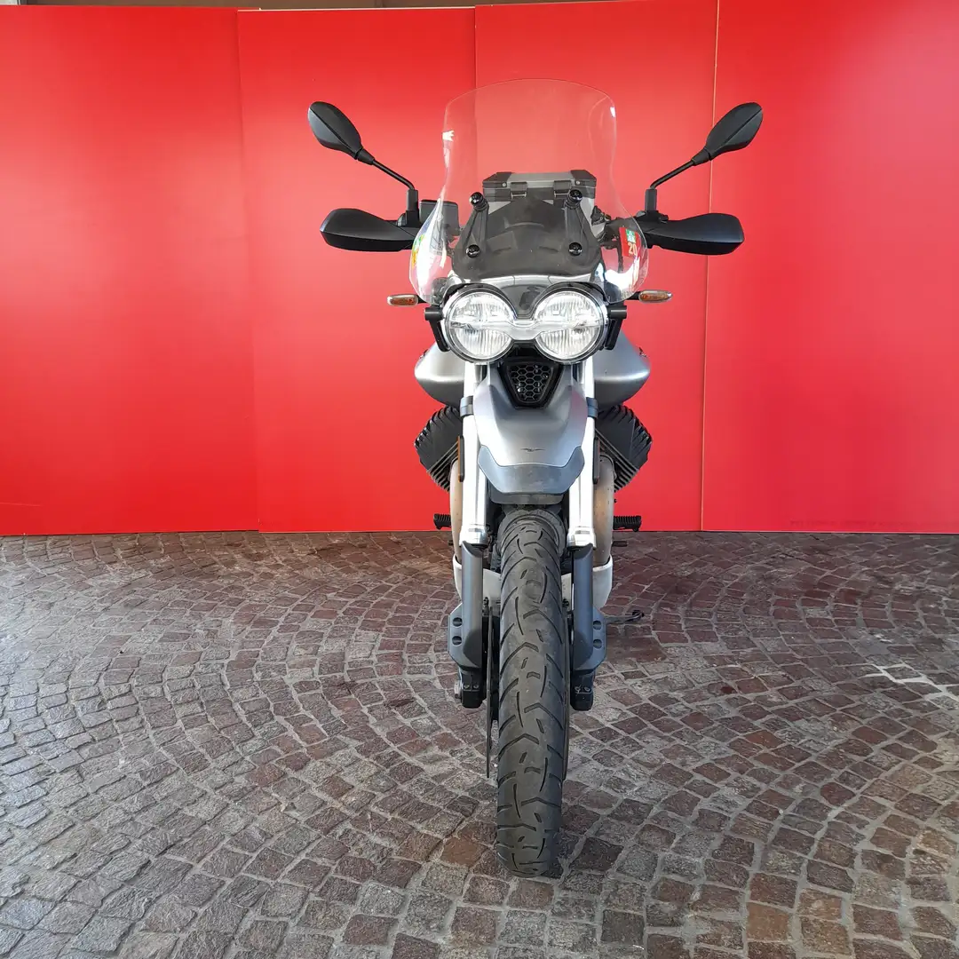 Moto Guzzi V 85 TT 2019 Gris - 2