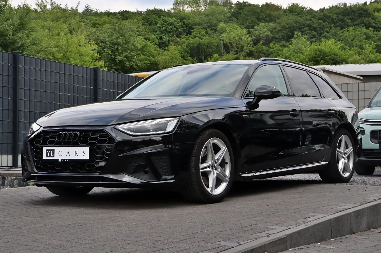 Audi A4 Avant 40 TFSI S line *LED*ACC*PDC*MMI+* Zwart - 2