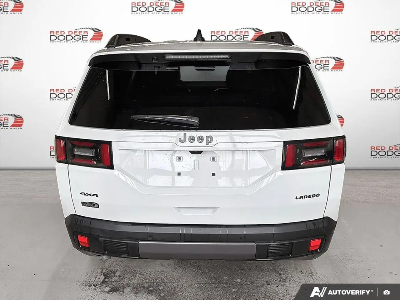Jeep Cherokee снимка Jeep Cherokee