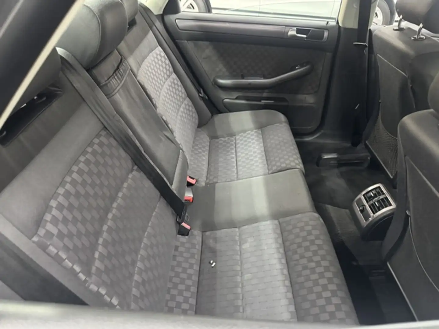 Audi A6 1.8T Gelb - 2