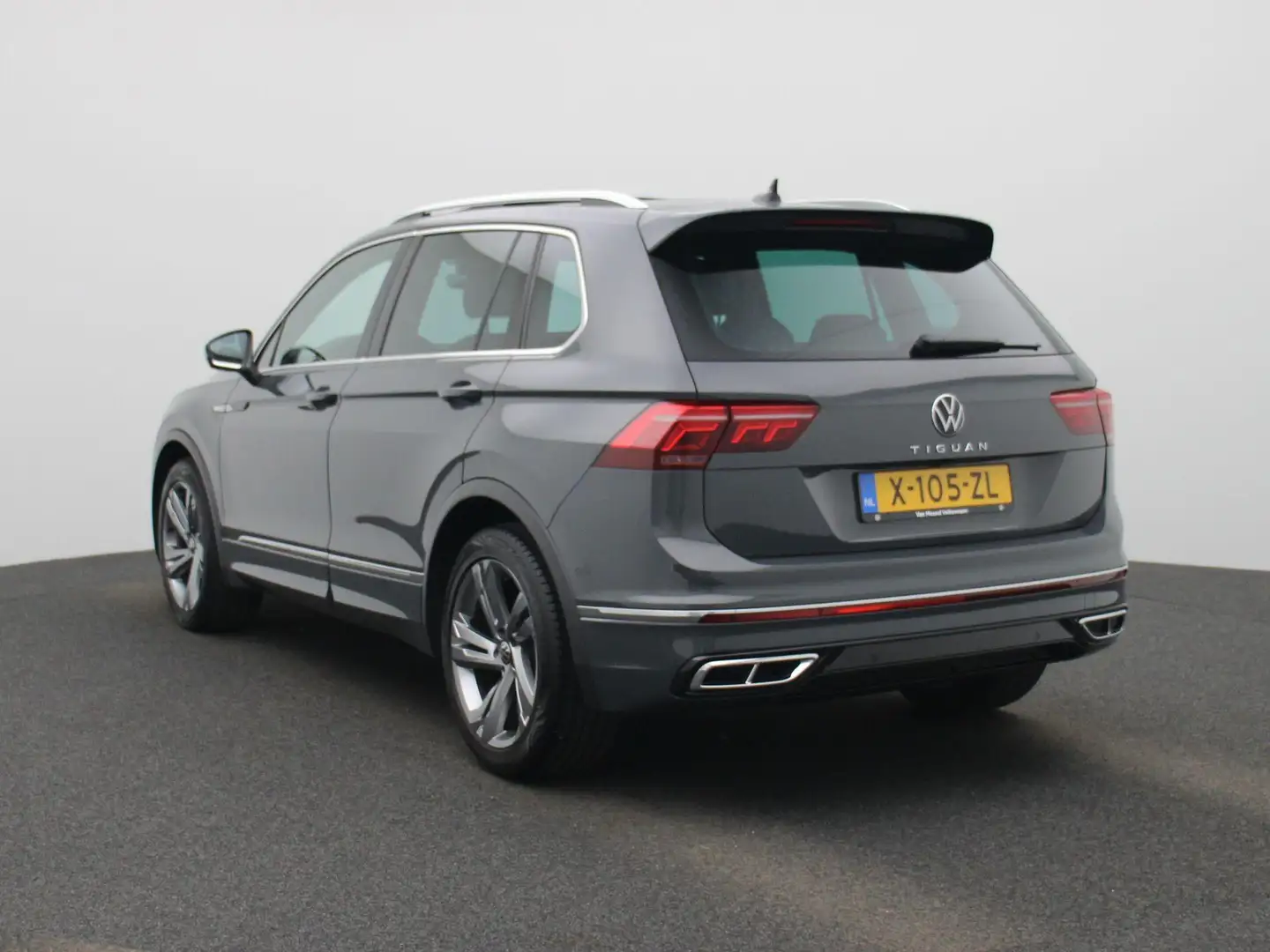 Volkswagen Tiguan 1.5 TSI R-Line Business GERESERVEERD| Achteruitrij Grijs - 2