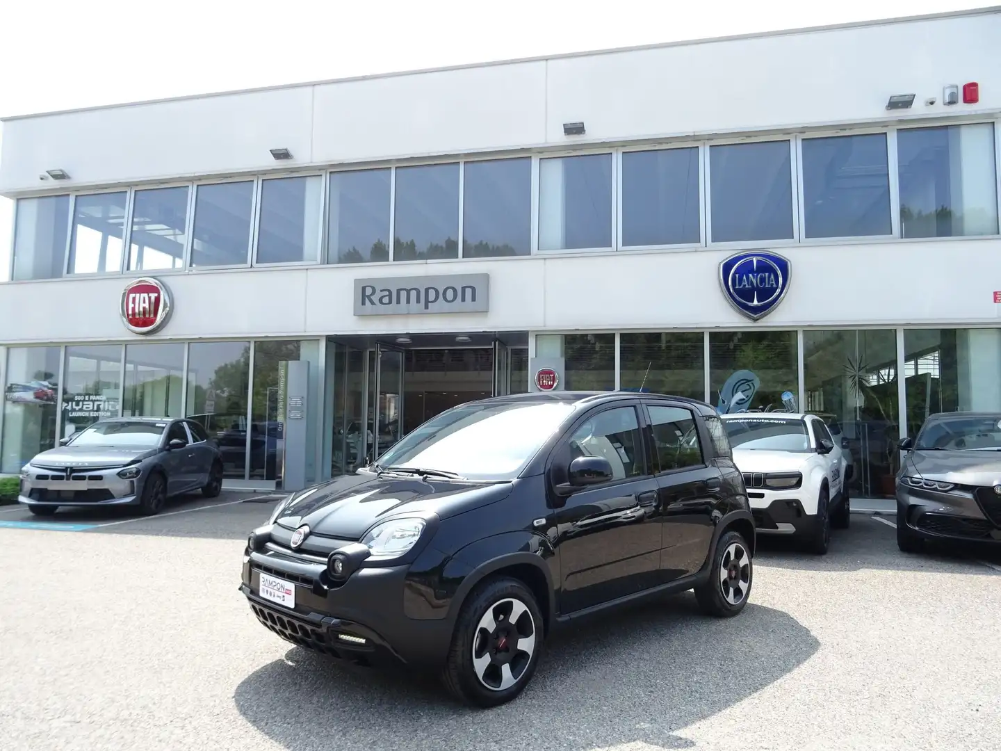 Fiat Panda 1.0 FireFly S&S Hybrid City Cross Negro - 1