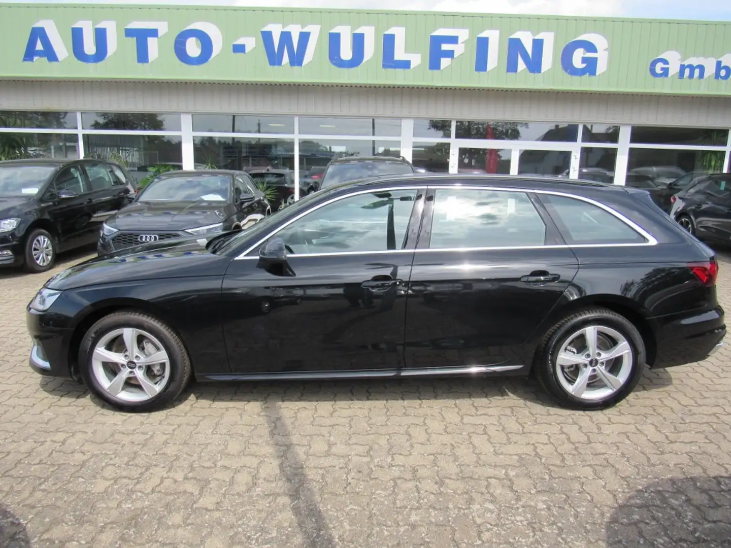 Audi A4 Avant Advanced 40 TFSI S-Tron.,Tour+Stadt+AHK Zwart - 1
