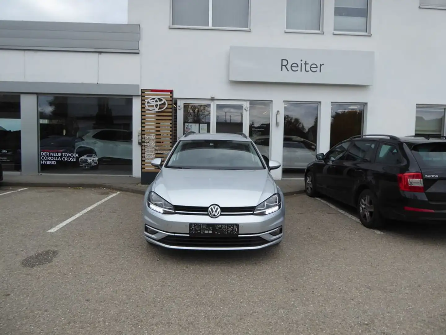 Volkswagen Golf Variant 2,0 TDI *NAVI*AHK*ALCANTARA* Silber - 1