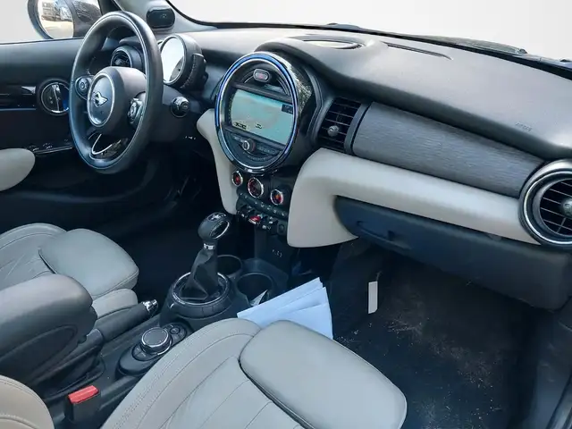 Mini Hatch view 14