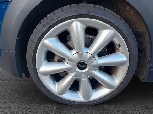Mini Hatch view 19