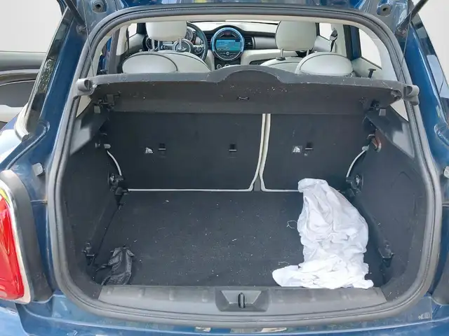 Mini Hatch view 8