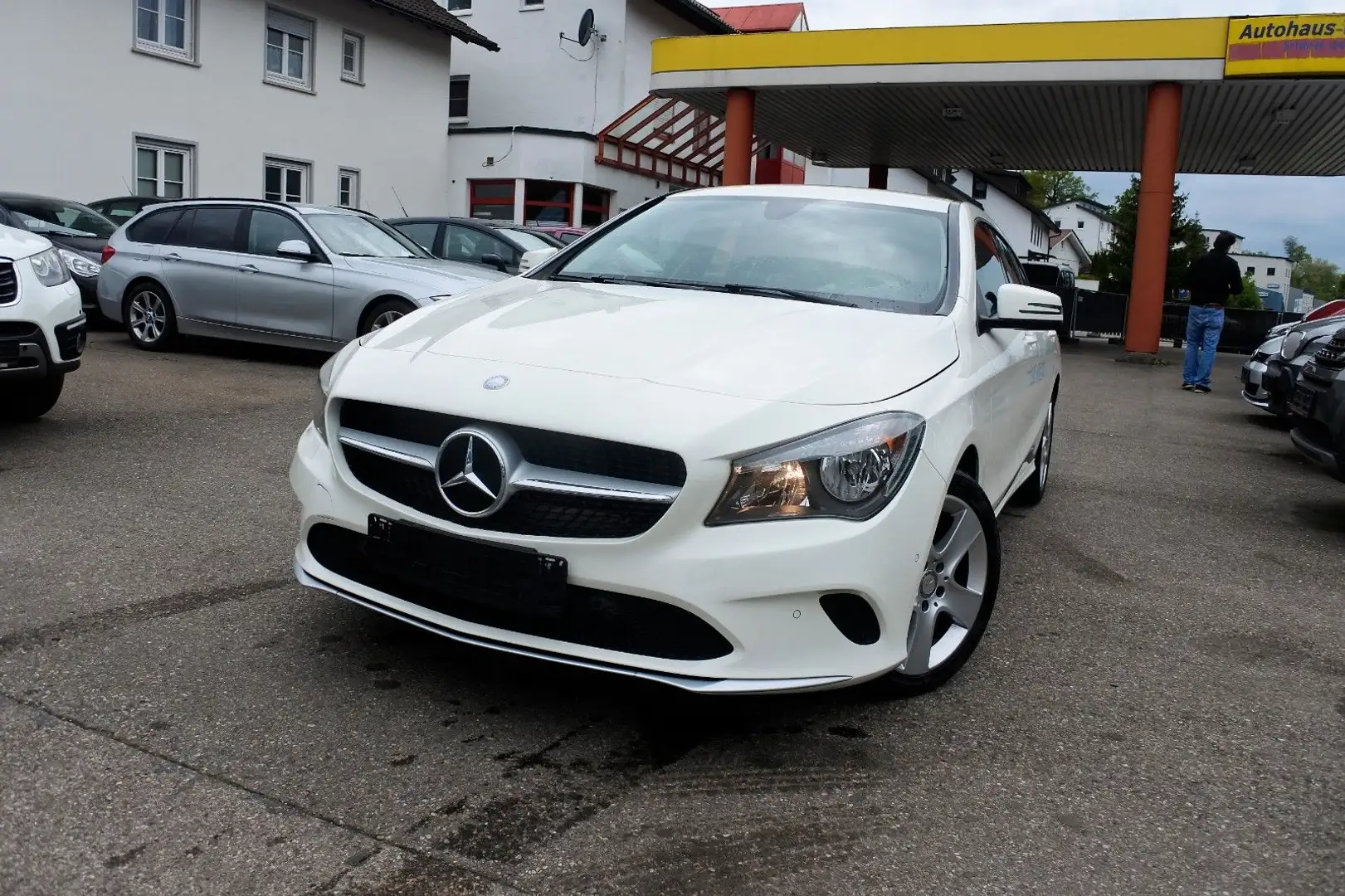 Mercedes-Benz CLA 200 CDI-Shooting Brake/ Automatik Blanc - 1