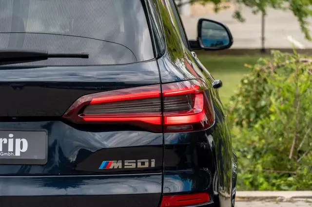 BMW X5 X5 M view 7