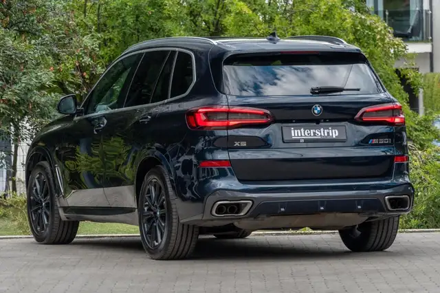 BMW X5 X5 M view 4