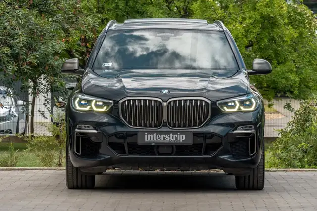 BMW X5 X5 M view 2