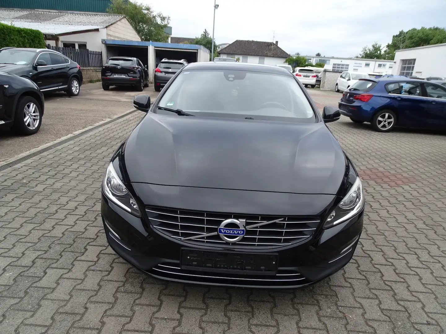Volvo S60 Kinetic Klima, Navigation Schwarz - 2