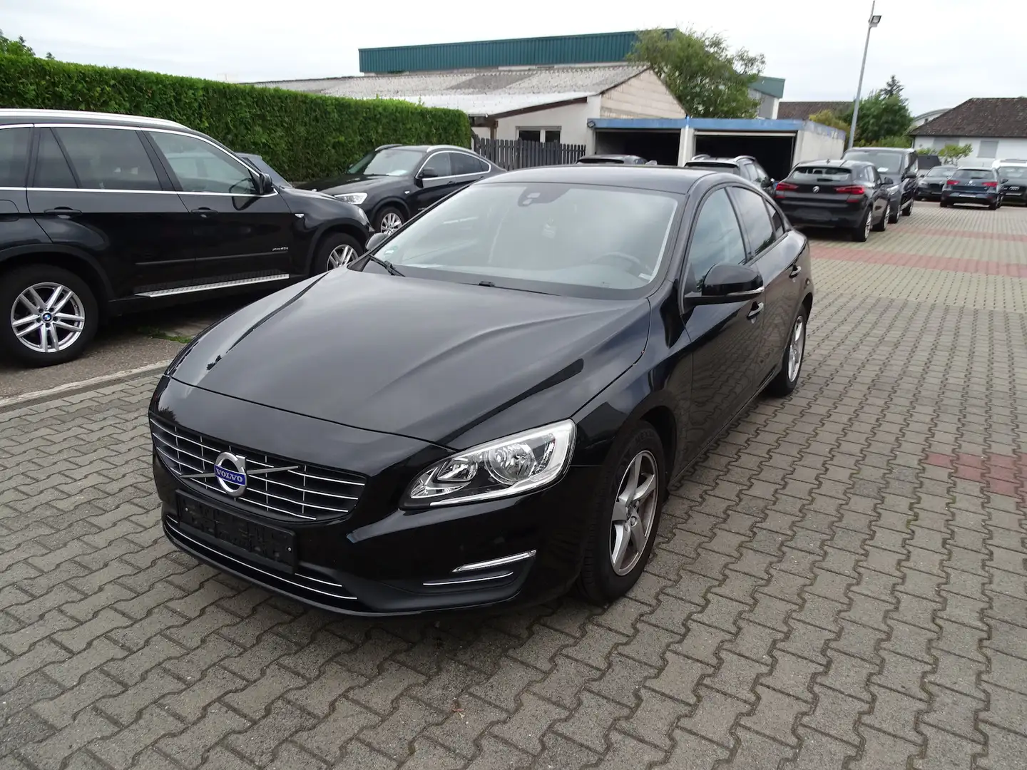Volvo S60 Kinetic Klima, Navigation Schwarz - 1