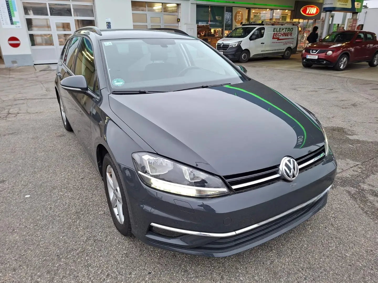 Volkswagen Golf 1,6 TDI Grau - 1