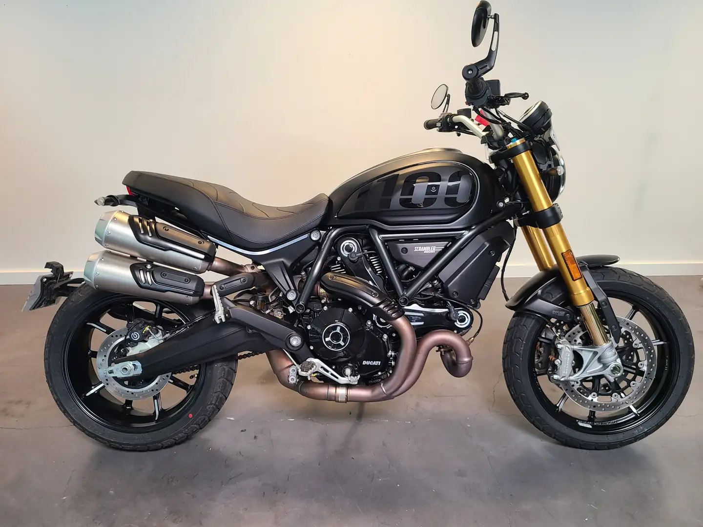 Ducati Scrambler - 1