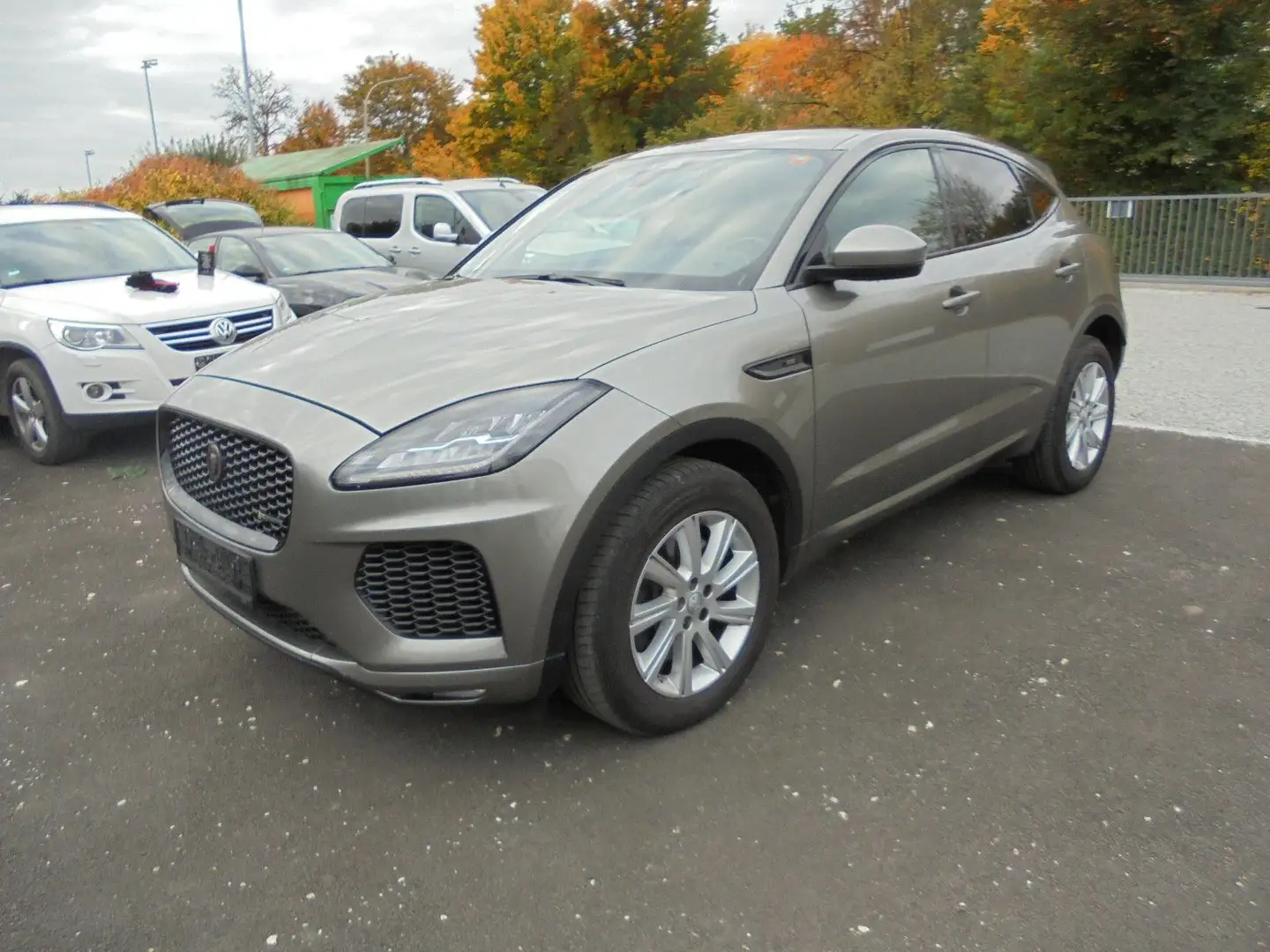 Jaguar E-Pace E-PACE R-Dynamic SE AWD Silber - 1